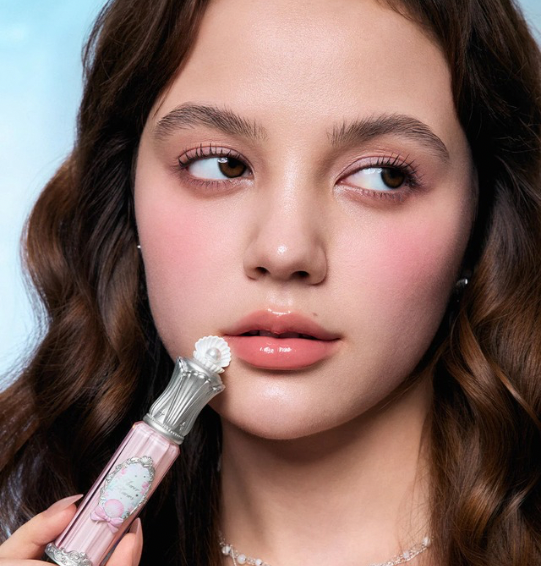 Gloss Nutritivo Flower Knows Shell’s Jewel – Brilho Multidimensional e Tratamento Lip Glaze