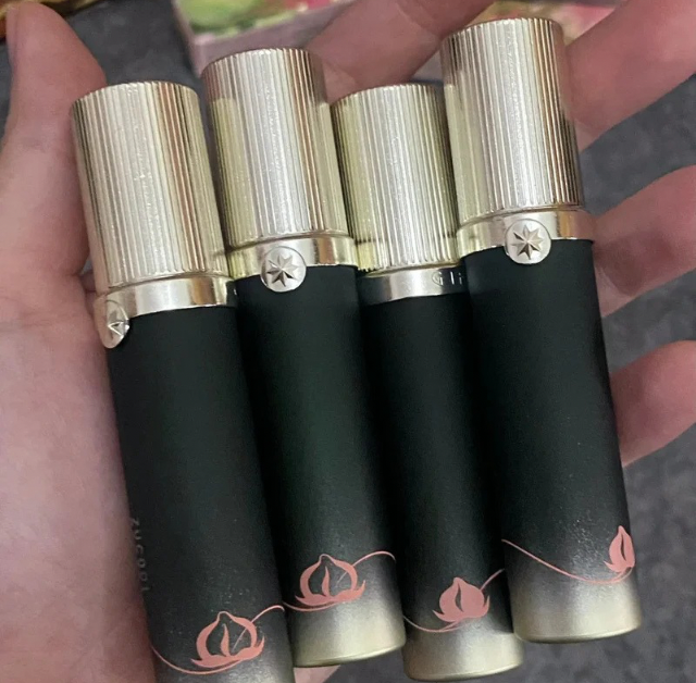 Gloss Peaches Banquet da Girlcult – Lip Glaze