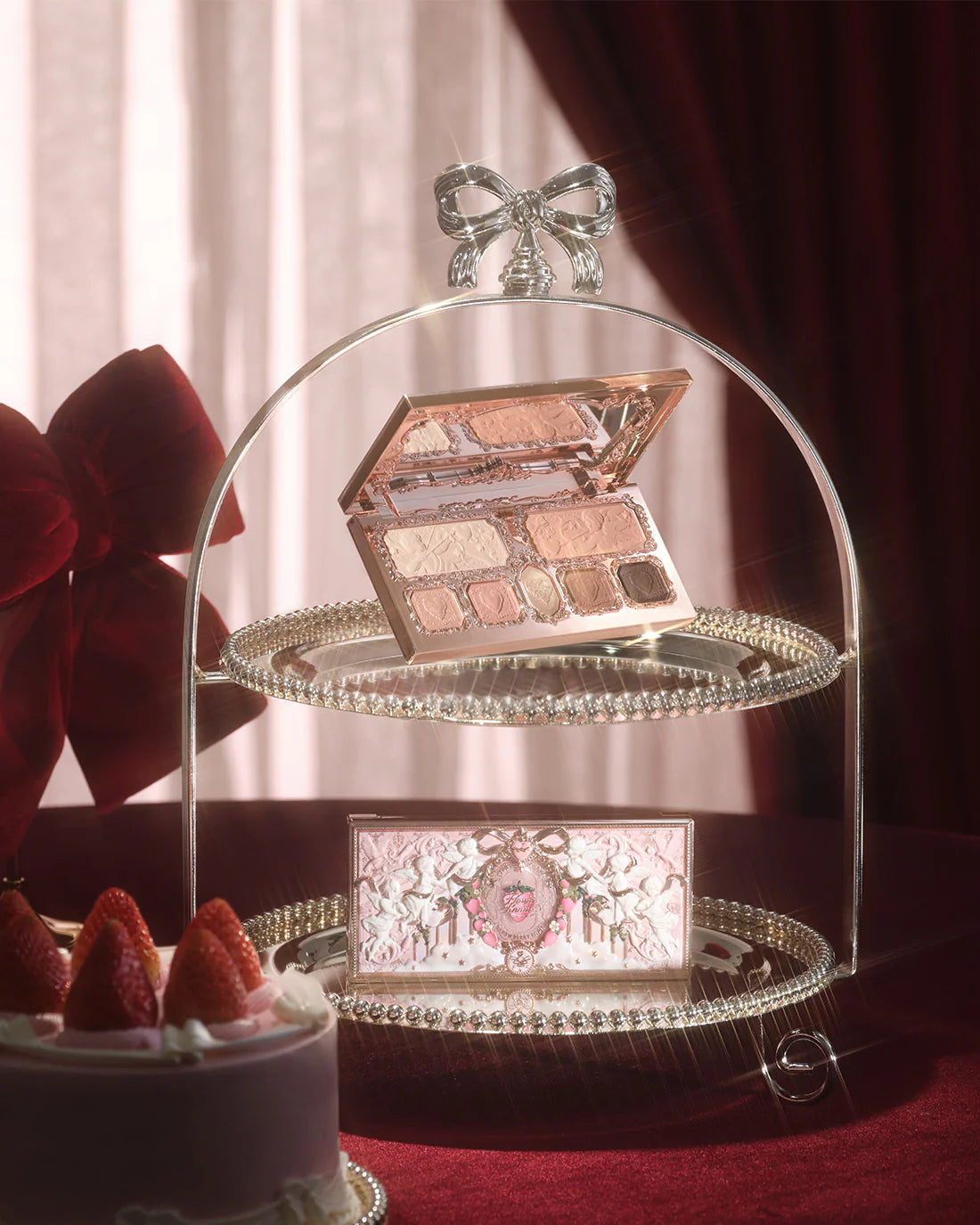 Paleta Strawberry Cupid by Flower Knows – Sombras & Blush com Acabamentos Matte e Shimmer