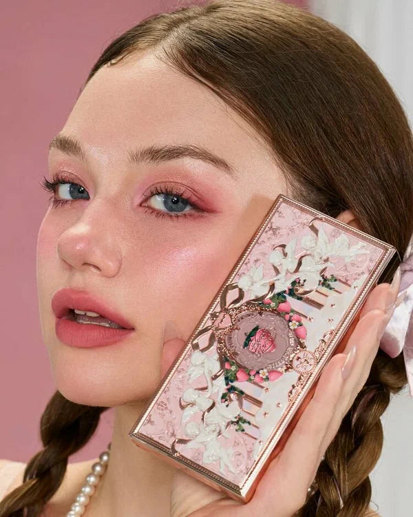 Paleta Strawberry Cupid by Flower Knows – Sombras & Blush com Acabamentos Matte e Shimmer
