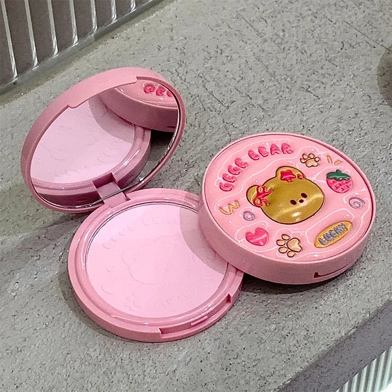 🐻 Cute Leather Concealer Powder Gege Bear – Pó Compacto Matte com Efeito Suave & Embalagem Fofa
