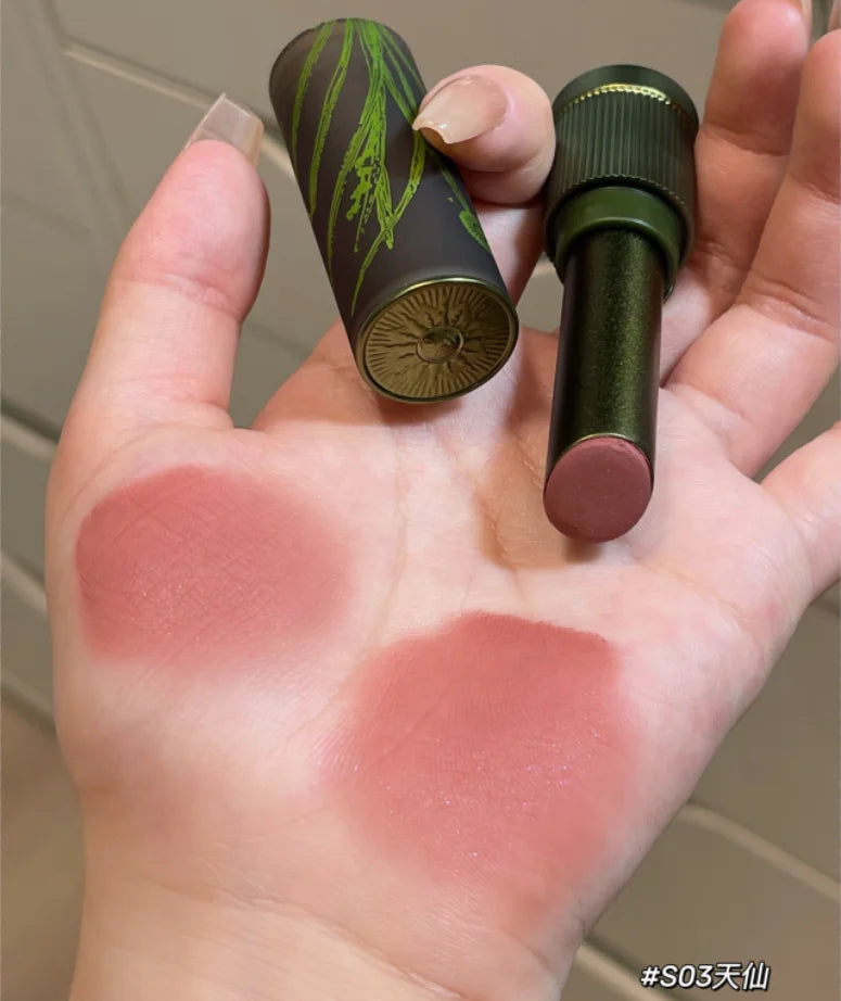 Batom da Girlcult Matte & Glossy - Retorno a Botânica