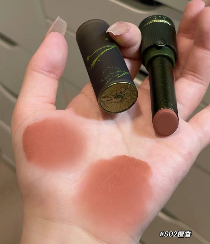 Batom da Girlcult Matte & Glossy - Retorno a Botânica