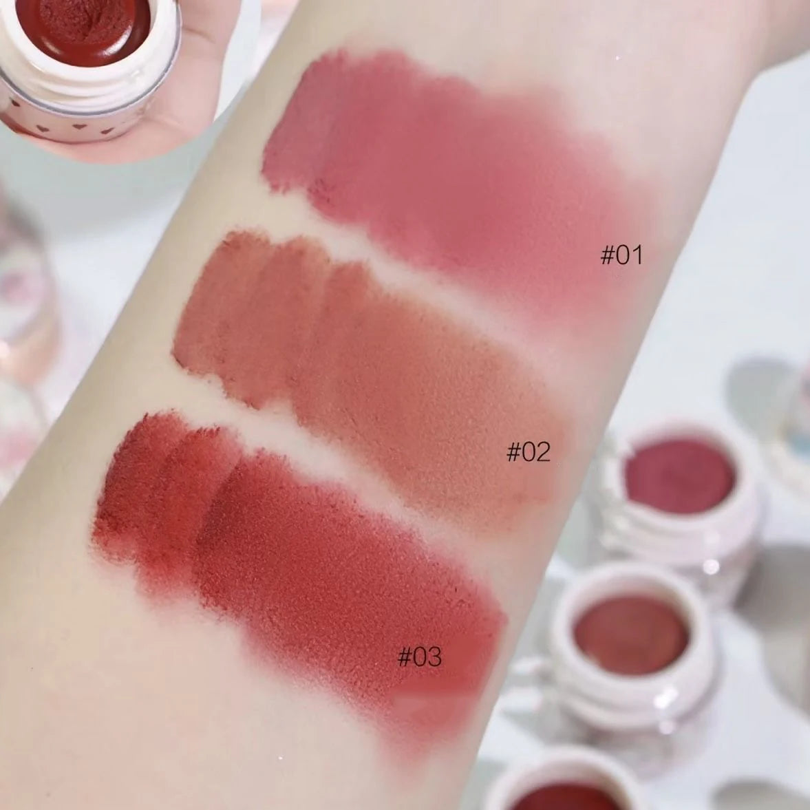 Batom Matte Cremoso com Núcleo de Vitamina E da Flower Knows Never’s Shop | Vegano & Hidratante