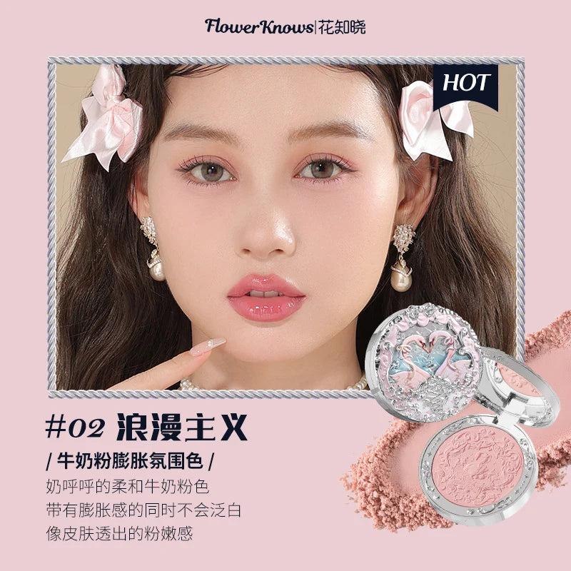 Blush Compacto Flower Knows Swan Ballet – Toque Aveludado com Embossado Artístico